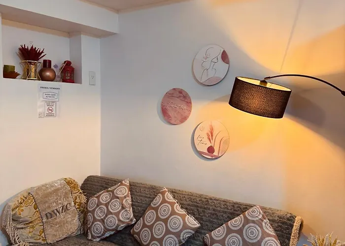 The Celandine Aj Staycation 5*